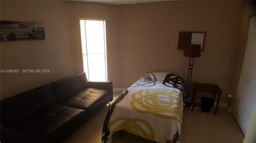 7640 Westwood Dr #403 Tamarac, FL 33321