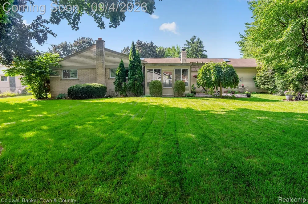 6282 Peach Drive Independence Charter Township, MI 48346