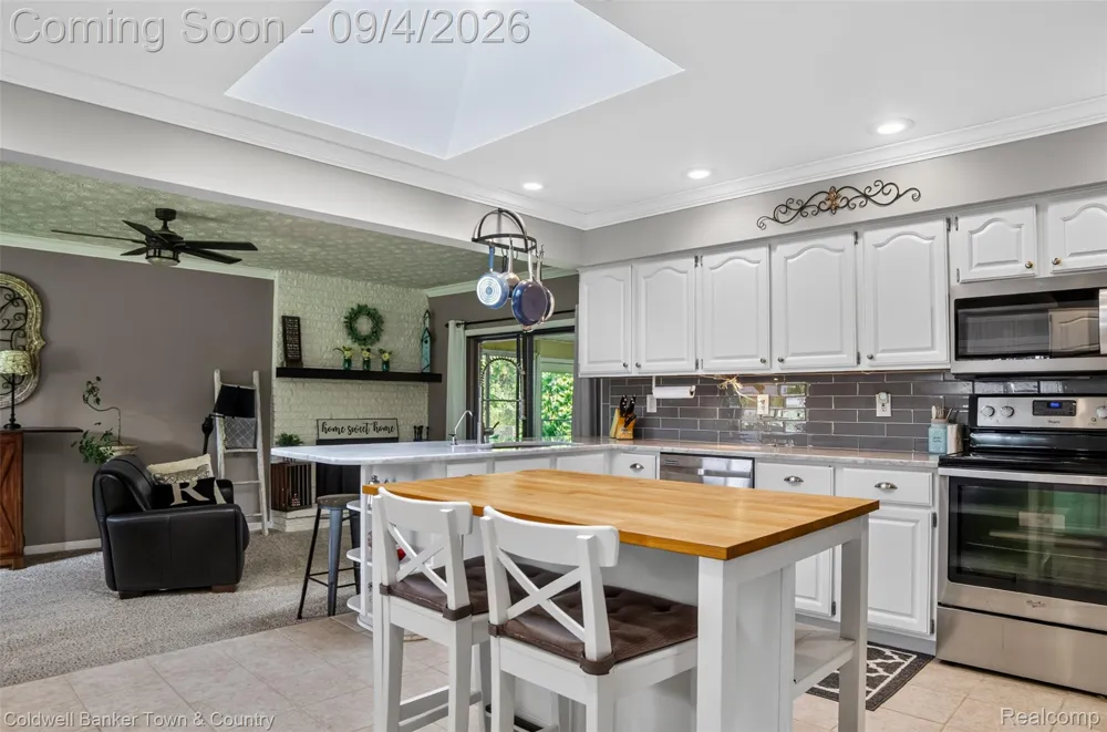 6282 Peach Drive Independence Charter Township, MI 48346