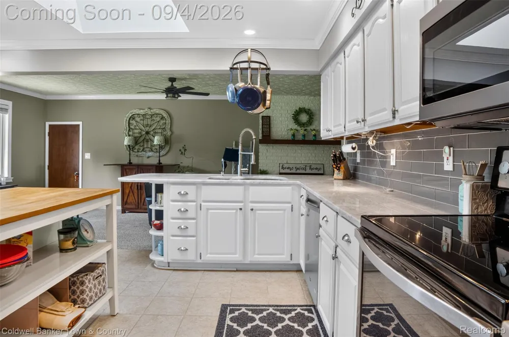 6282 Peach Drive Independence Charter Township, MI 48346