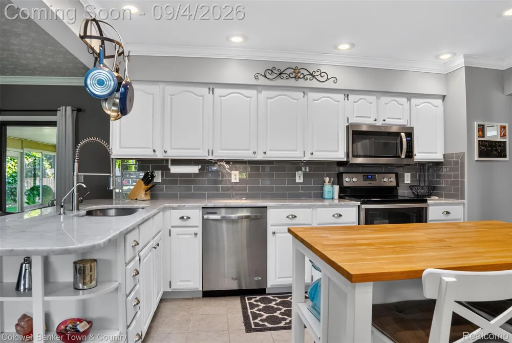 6282 Peach Drive Independence Charter Township, MI 48346