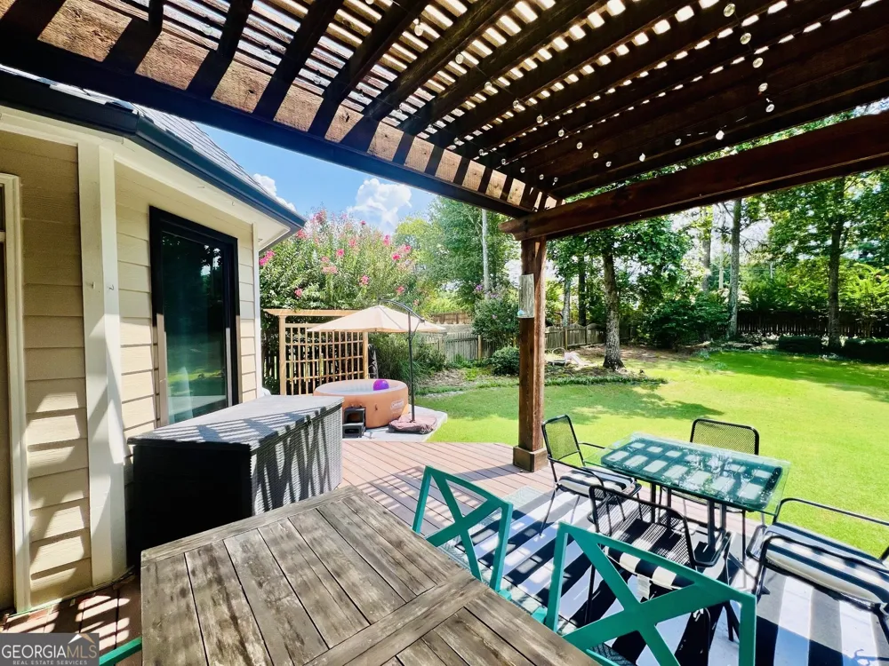 1265 Lamont CIR Dacula, GA 30019