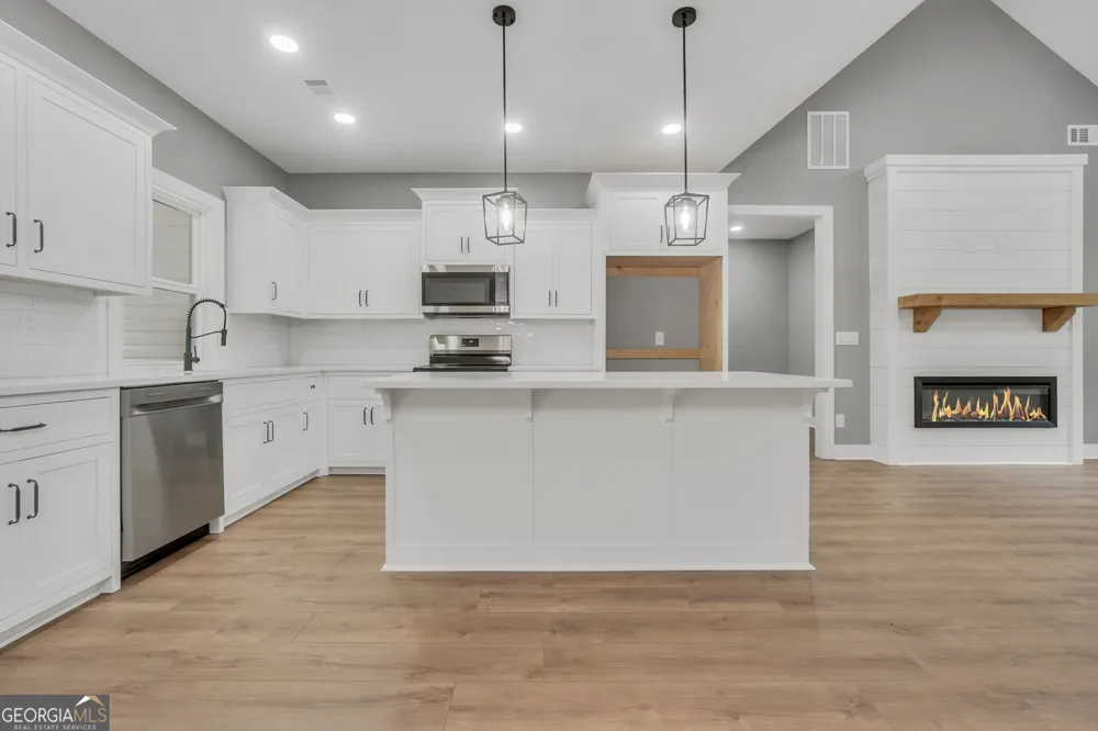 203 McKneely RD Milner, GA 30257