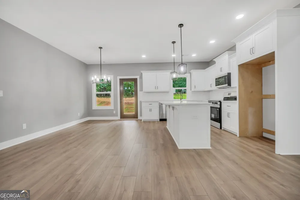203 McKneely RD Milner, GA 30257