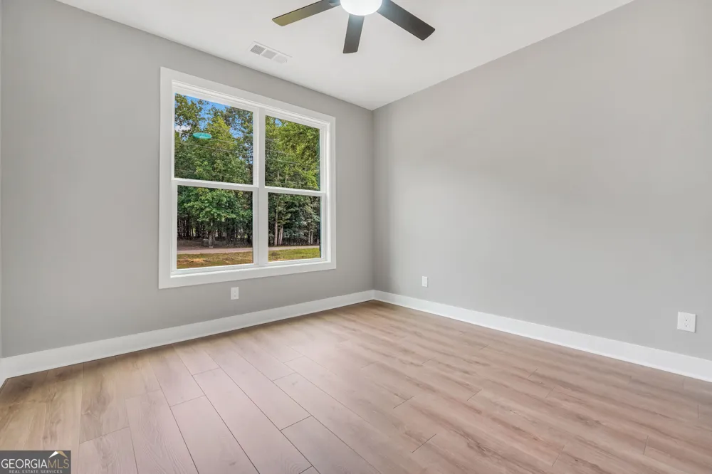 203 McKneely RD Milner, GA 30257