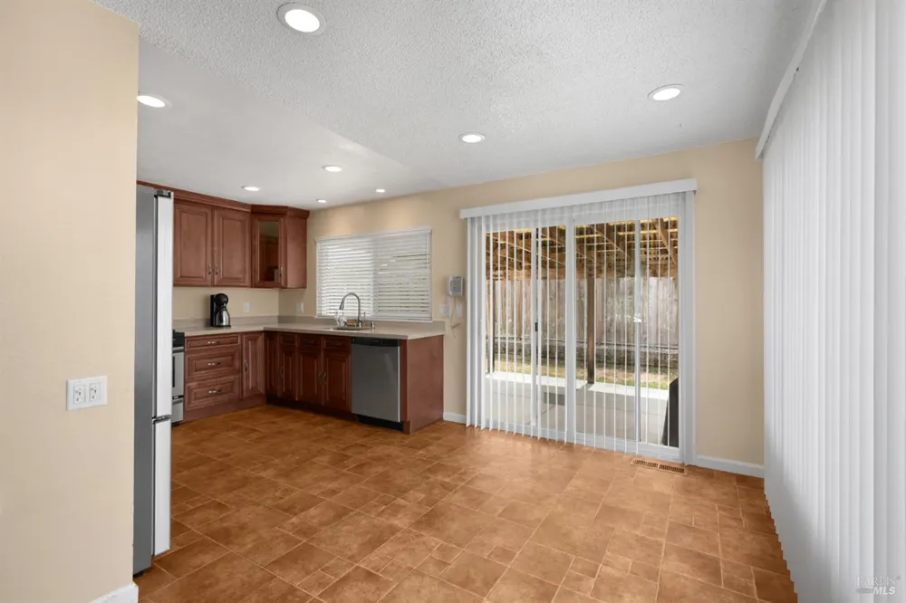530 Myrtle Avenue Rohnert Park, CA 94928
