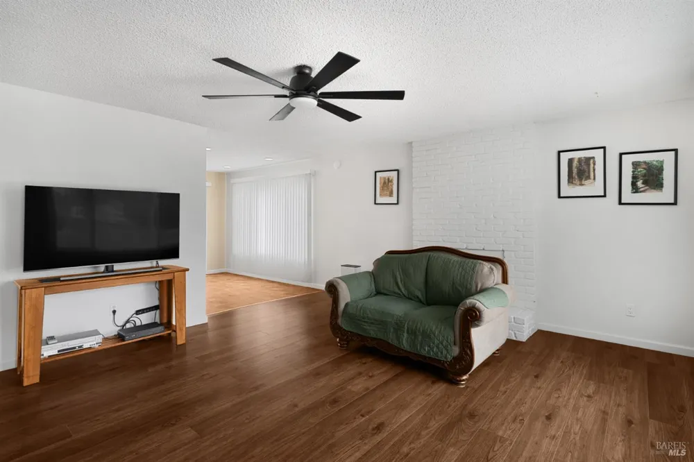 530 Myrtle Avenue Rohnert Park, CA 94928
