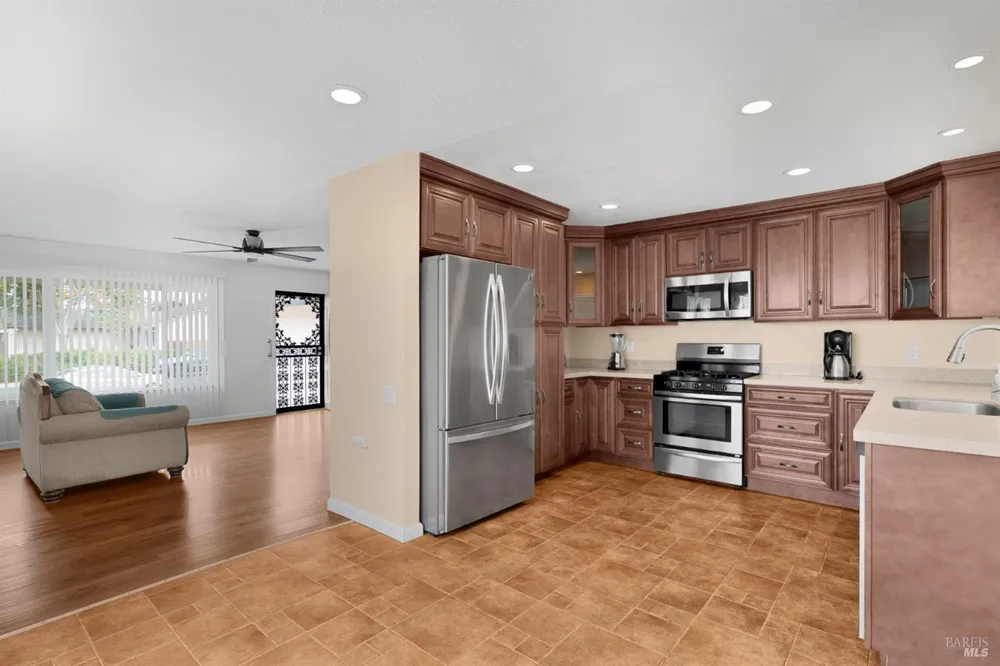 530 Myrtle Avenue Rohnert Park, CA 94928