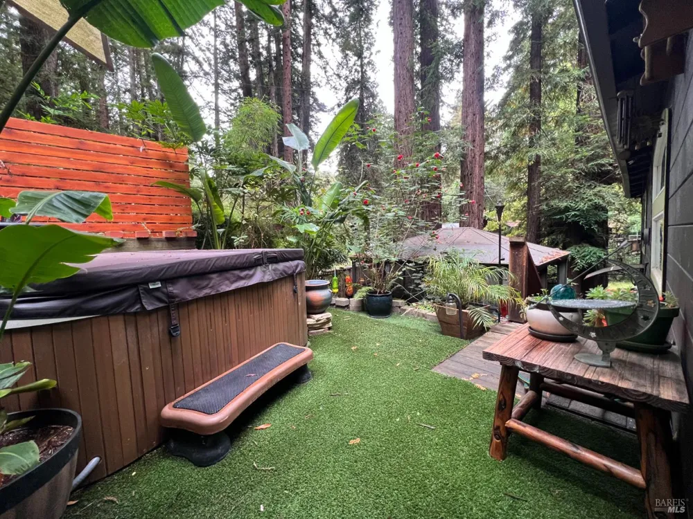 14592 Canyon 1 Road Guerneville, CA 95446