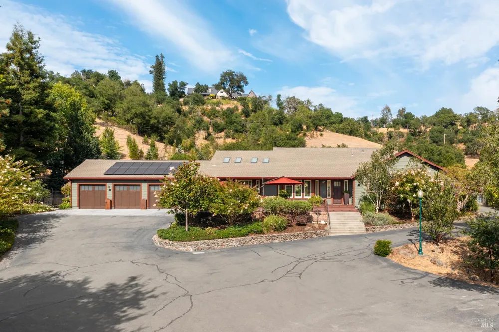 1889 Riebli Road Santa Rosa, CA 95404