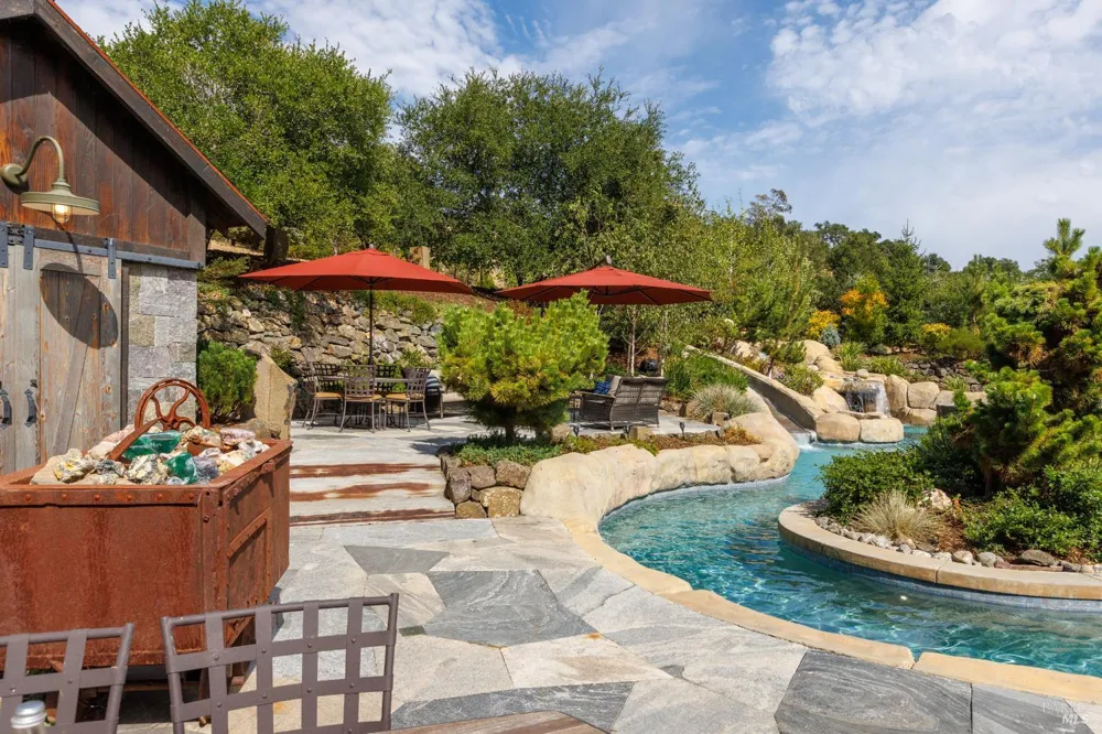 1889 Riebli Road Santa Rosa, CA 95404
