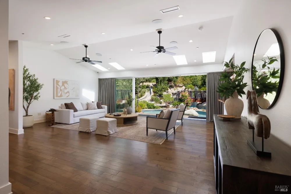1889 Riebli Road Santa Rosa, CA 95404