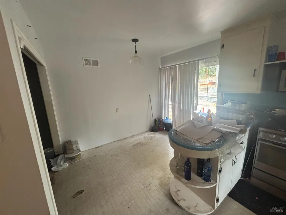 1064 Manor Road El Sobrante, CA 94803