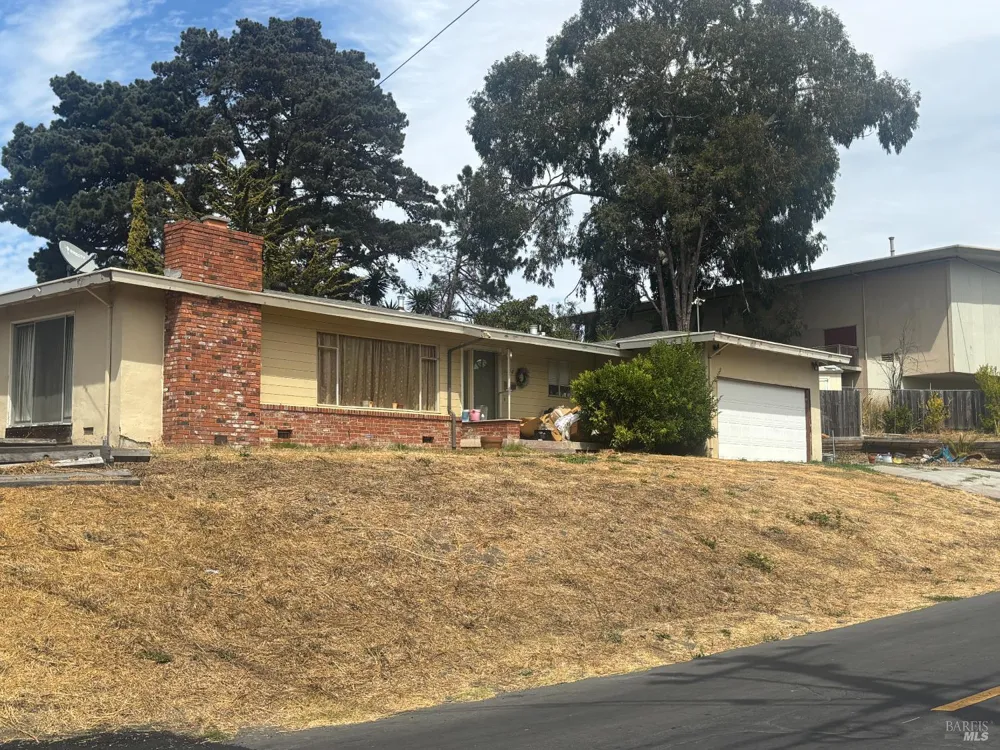 1064 Manor Road El Sobrante, CA 94803