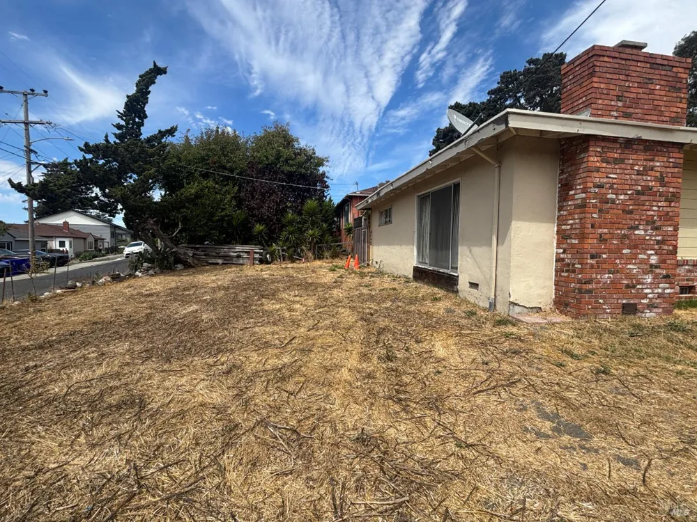 1064 Manor Road El Sobrante, CA 94803
