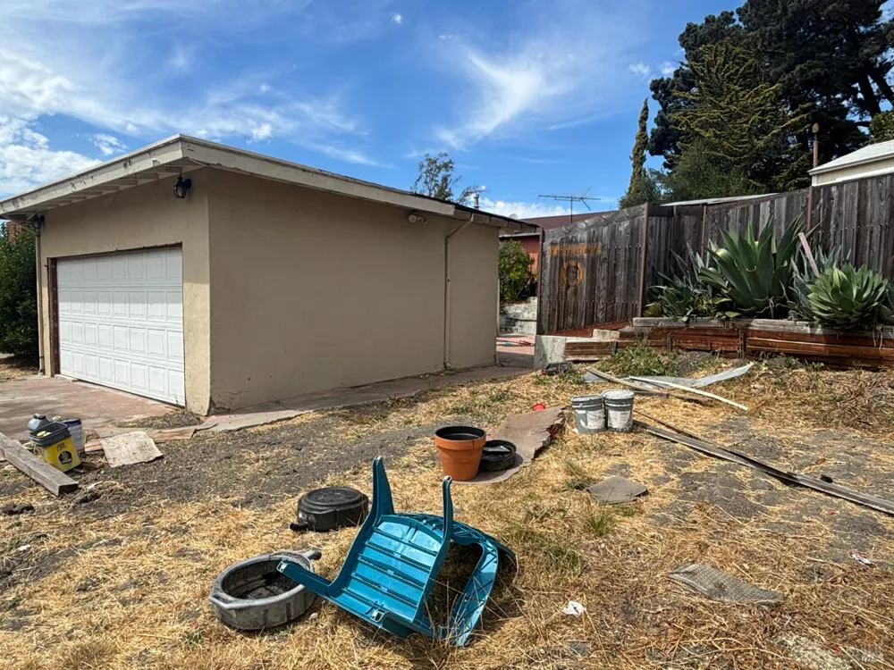 1064 Manor Road El Sobrante, CA 94803