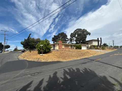 1064 Manor Road