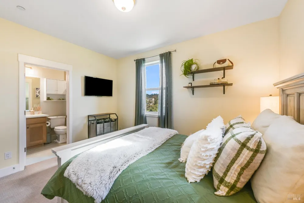 2668 Franz Kafka Avenue Santa Rosa, CA 95404