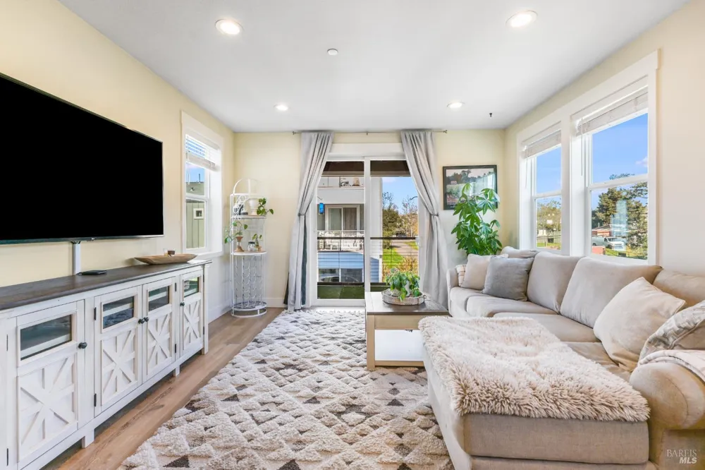 2668 Franz Kafka Avenue Santa Rosa, CA 95404