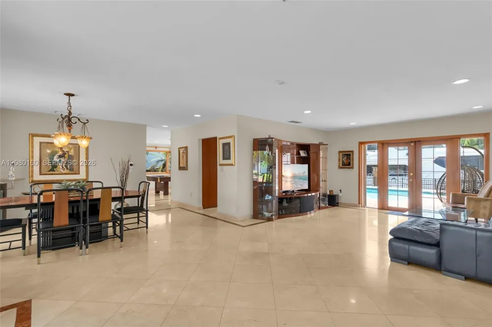 2930 NE 164th St North Miami Beach, FL 33160