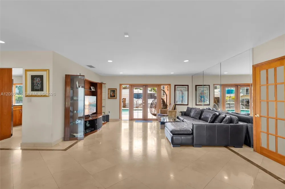 2930 NE 164th St North Miami Beach, FL 33160