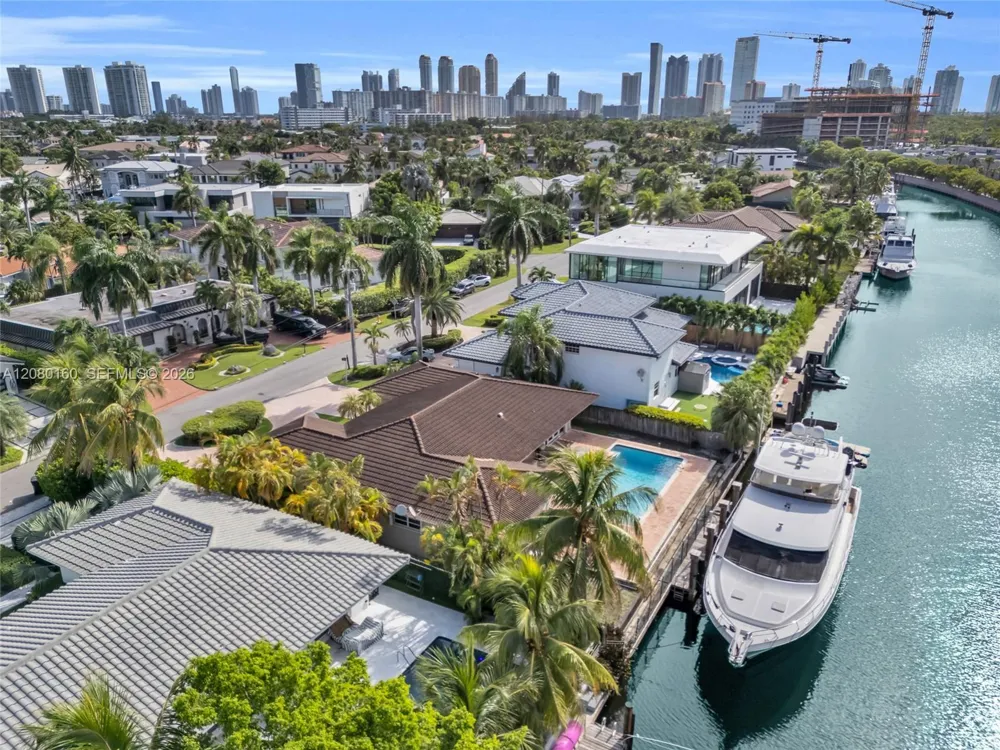 2930 NE 164th St North Miami Beach, FL 33160