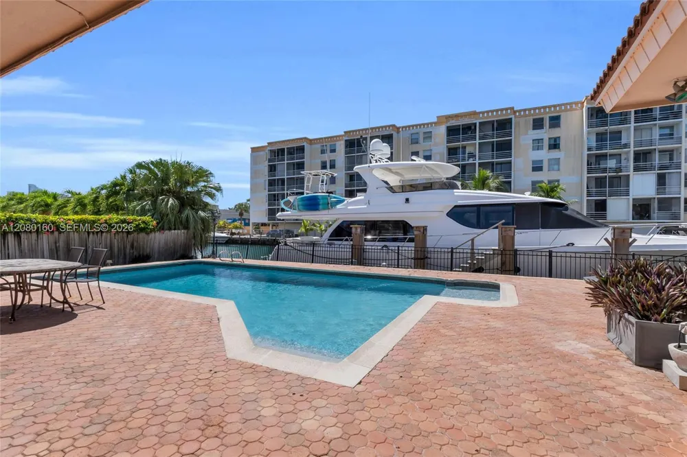 2930 NE 164th St North Miami Beach, FL 33160