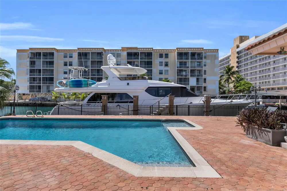 2930 NE 164th St North Miami Beach, FL 33160