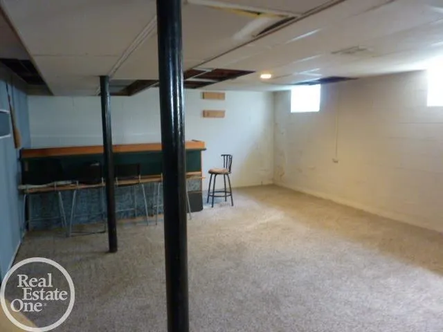 25185 Lorraine Avenue Center Line City, MI 48015