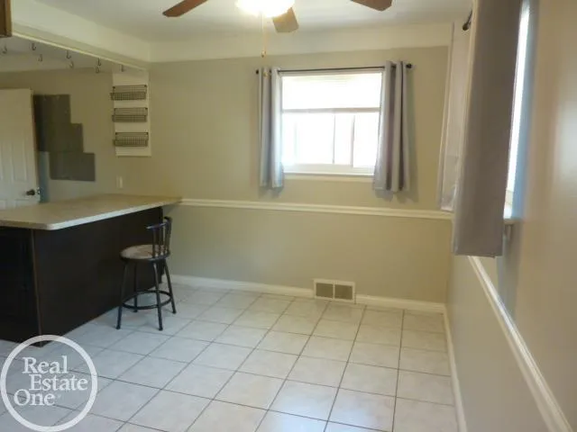 25185 Lorraine Avenue Center Line City, MI 48015