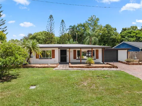 6809 WILLOUGHBY LANE