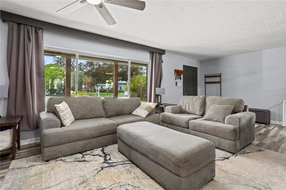 6809 WILLOUGHBY LANE Belle Isle, FL 32812