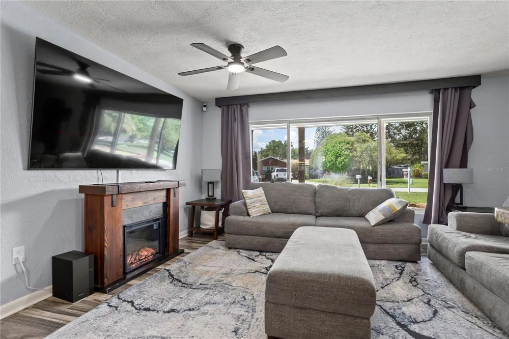6809 WILLOUGHBY LANE Belle Isle, FL 32812