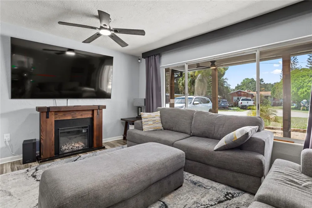 6809 WILLOUGHBY LANE Belle Isle, FL 32812