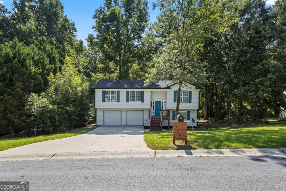 7201 Woodcreek WAY Douglasville, GA 30134