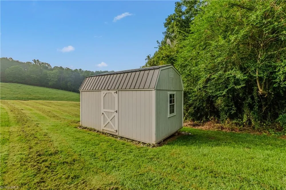 171 Clover Lane Mount Airy, NC 27030