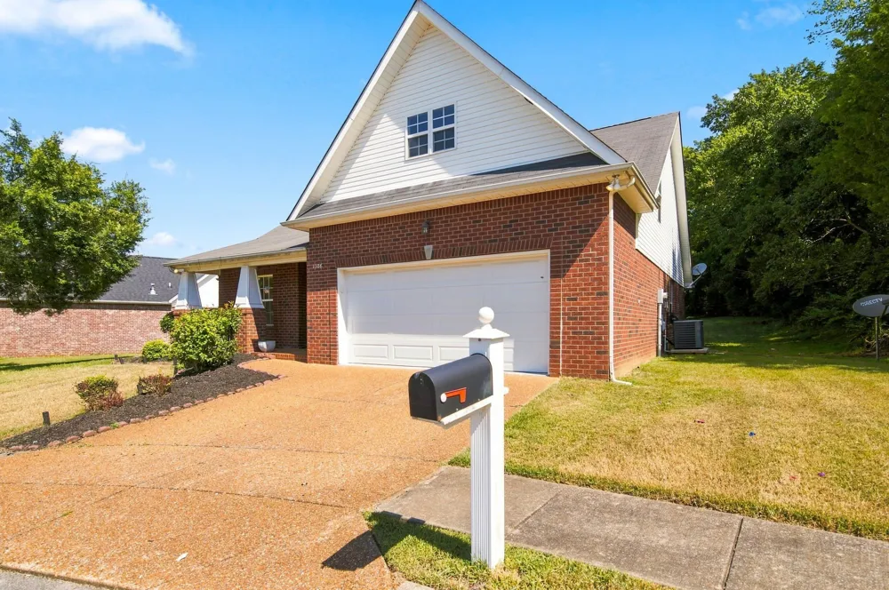 1106 Saddle Creek Dr Mount Juliet, TN 37122