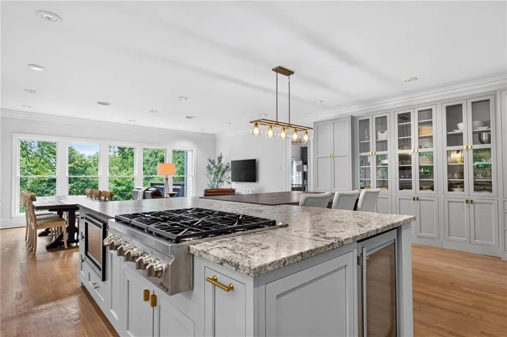 950 Tiverton Lane Johns Creek, GA 30022