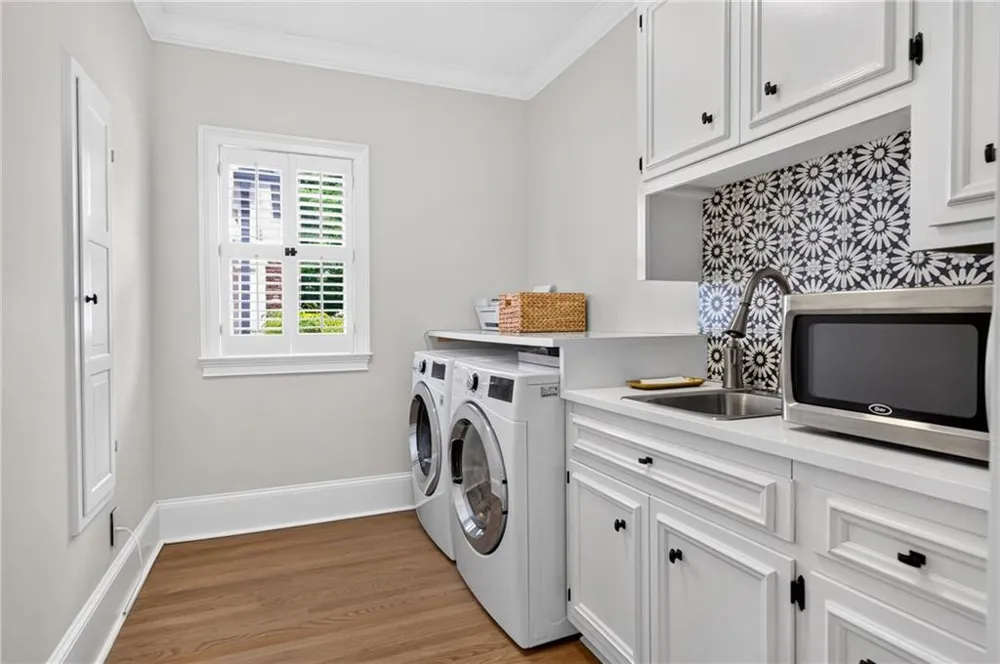 950 Tiverton Lane Johns Creek, GA 30022