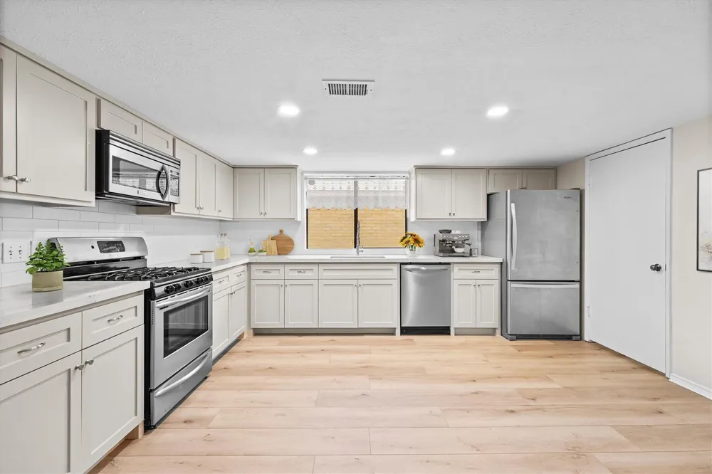 14219 Swanfield Drive Houston, TX 77083