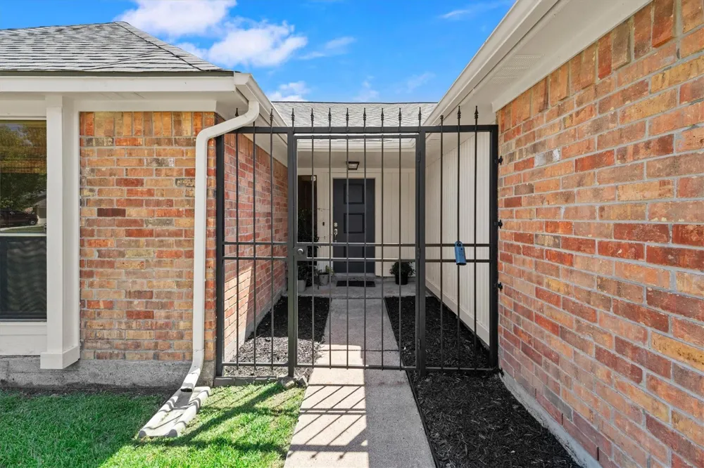 14219 Swanfield Drive Houston, TX 77083