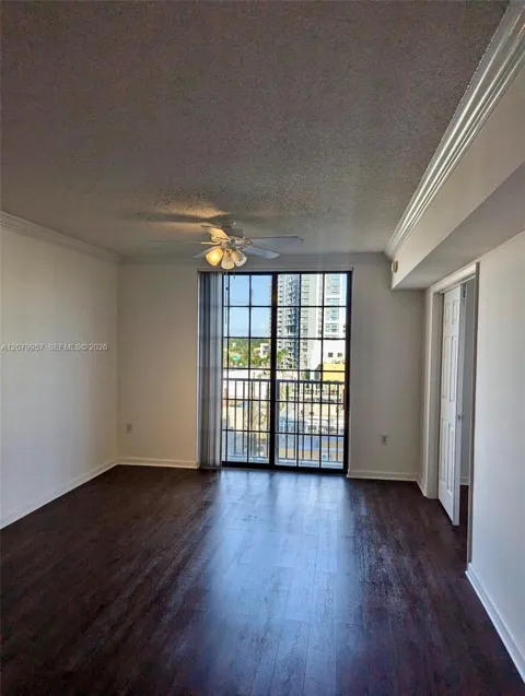 1919 Van Buren St #721A