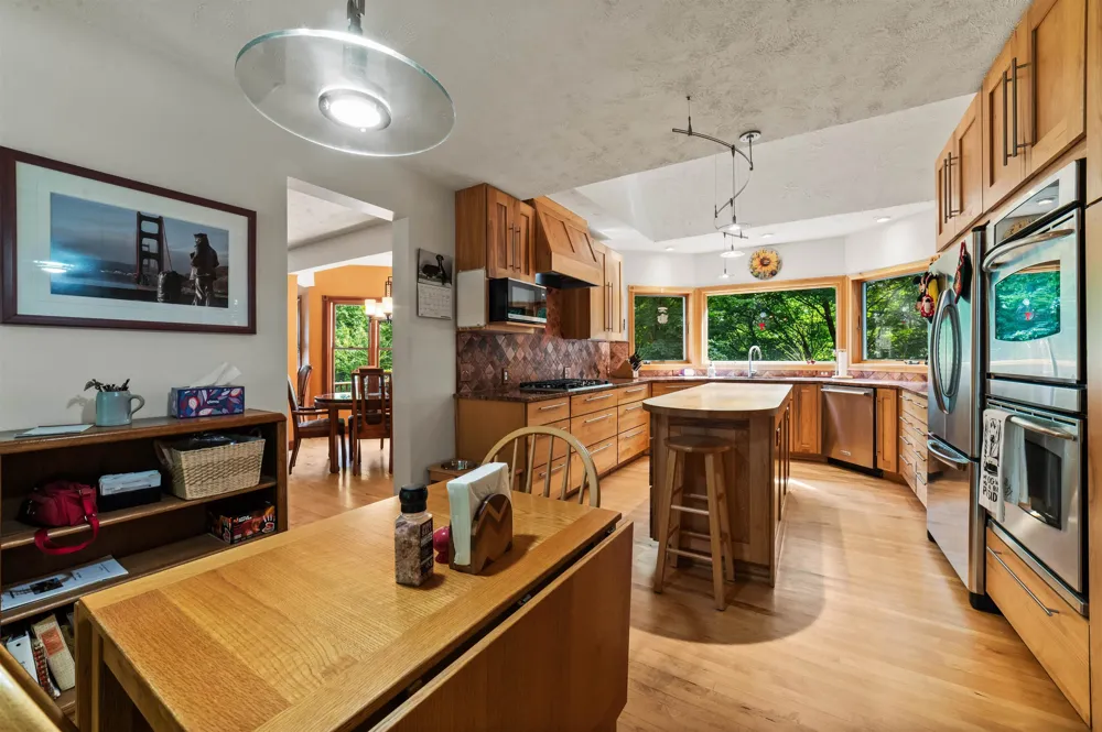 10552 S Craig Road Peninsula Township, MI 49686