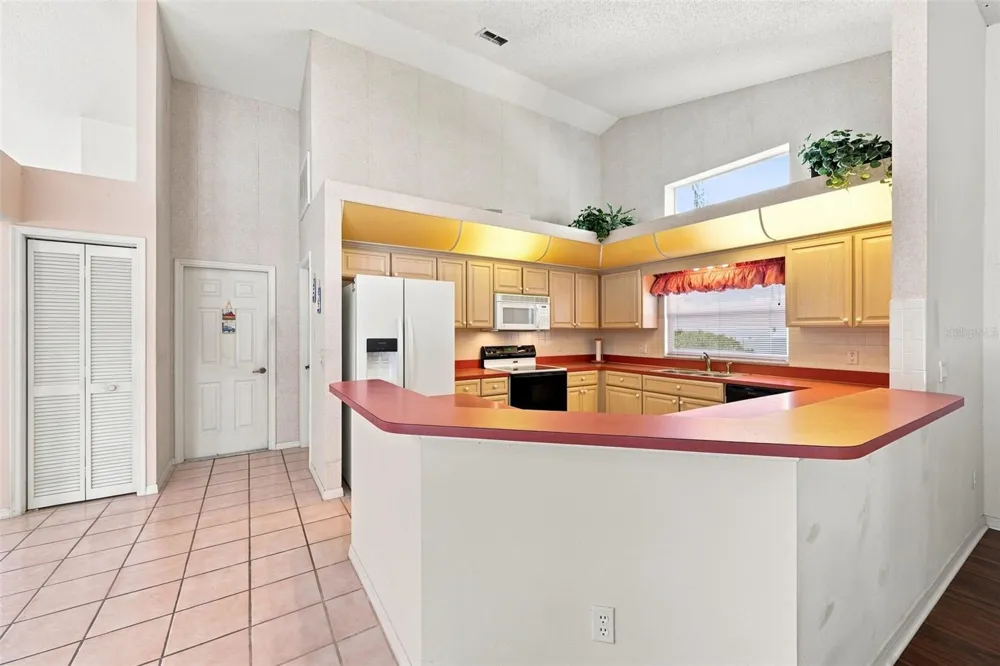 9423 SUMMERBREEZE TERRACE New Port Richey, FL 34655