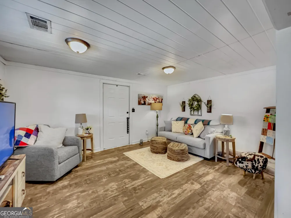 680 Hunters Creek RD Toccoa, GA 30577