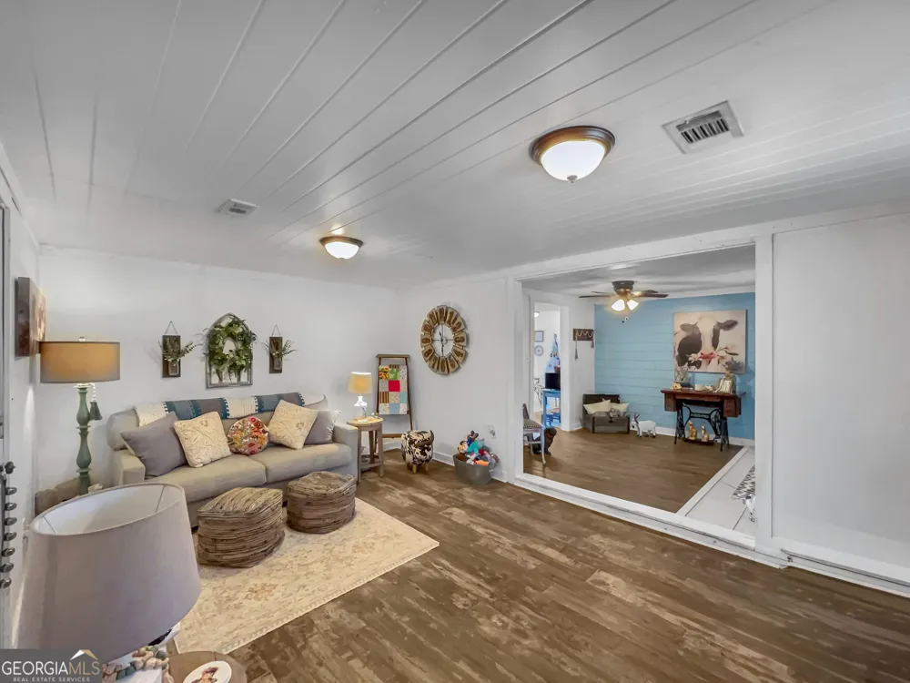 680 Hunters Creek RD Toccoa, GA 30577