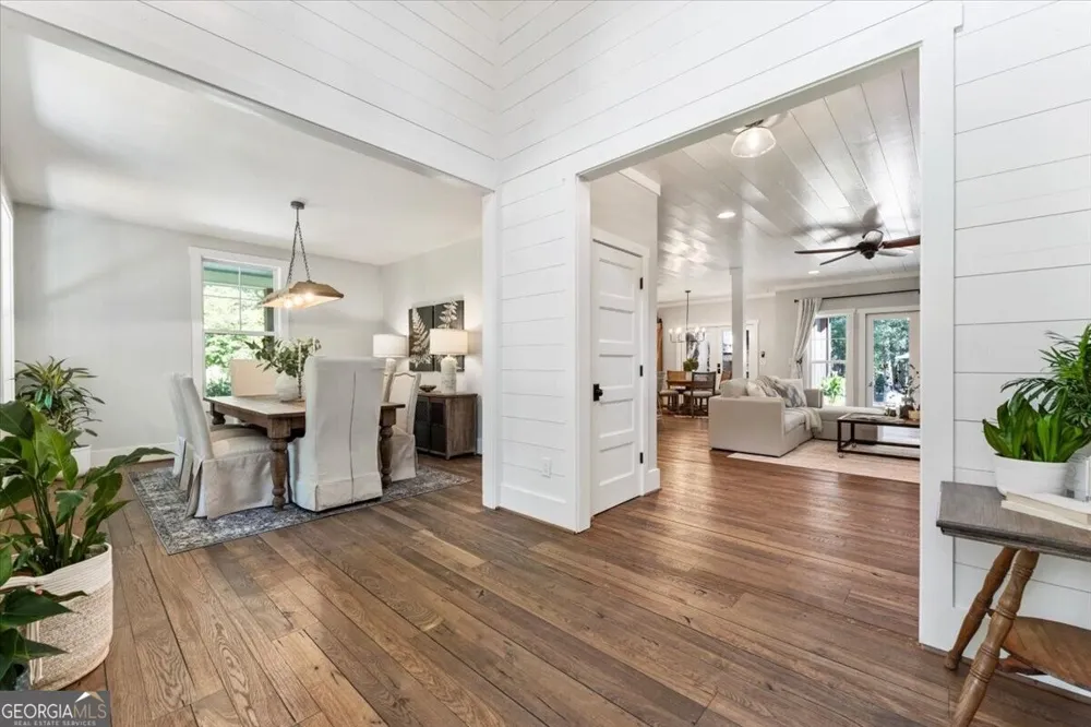 889 Freehome RD Canton, GA 30115