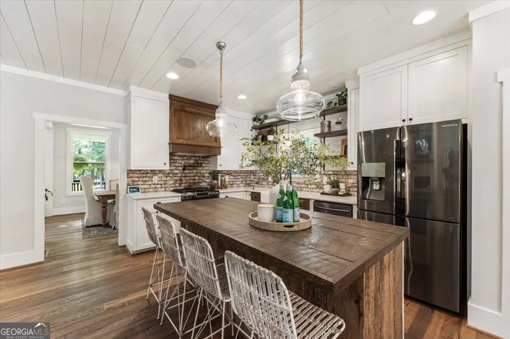 889 Freehome RD Canton, GA 30115