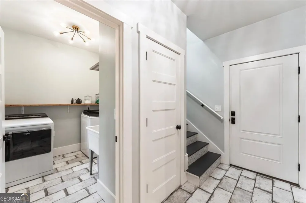 889 Freehome RD Canton, GA 30115