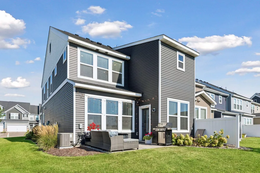 9525 4th Street Lake Elmo, MN 55129
